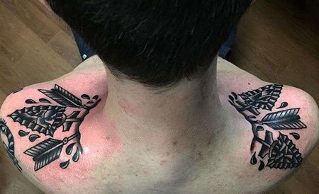 Old School肩上箭纹身图案