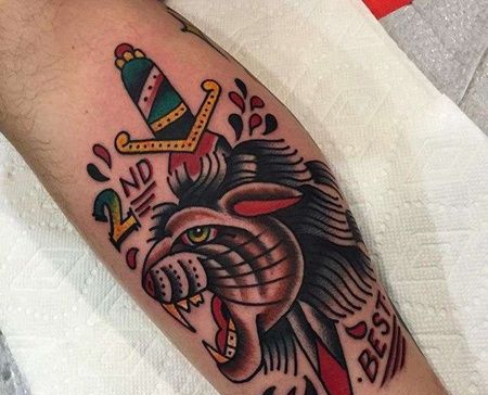 Old School小腿匕首狼纹身图案