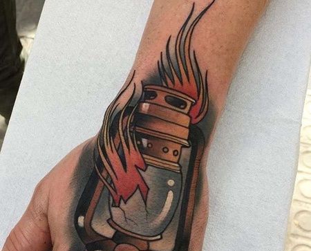 New School手背灯笼纹身图案