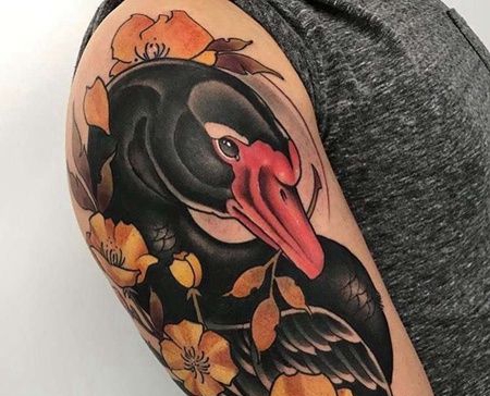 New School大臂黑天鹅纹身图案