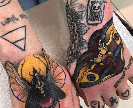 New School手背甲虫蝴蝶纹身图案