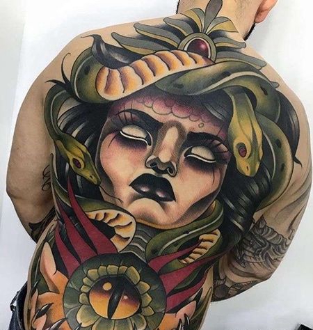 New School后背蛇女人纹身图案