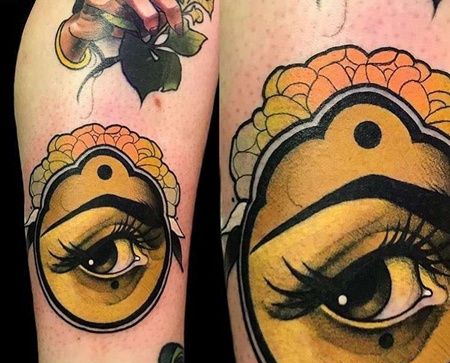 New School小腿镜子眼睛纹身图案