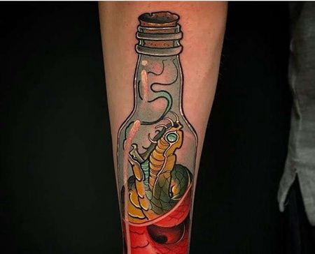 New School小臂瓶子蛇纹身图案