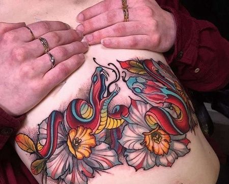 New School腹部蛇花卉纹身图案