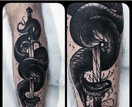 New School小腿蛇剑纹身图案