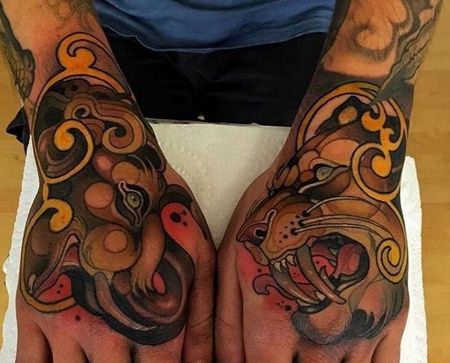 New School手背狮子老虎纹身图案