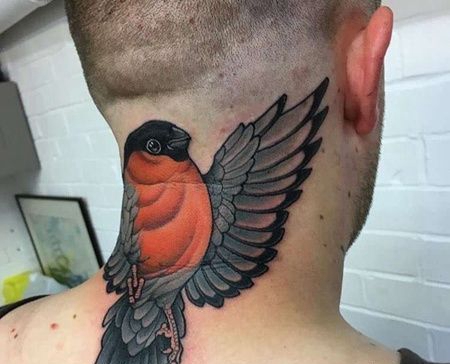 New School后颈鸟纹身图案