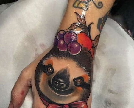 New School手背树懒纹身图案