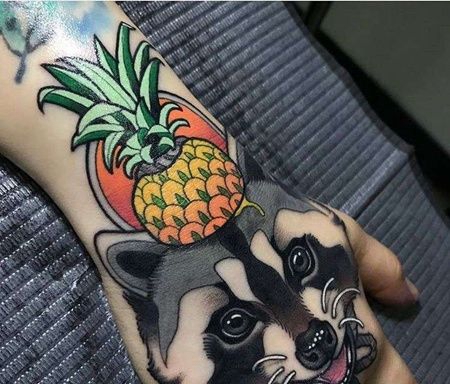 New School手背浣熊纹身图案