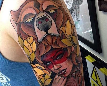 New School大臂女人熊纹身图案