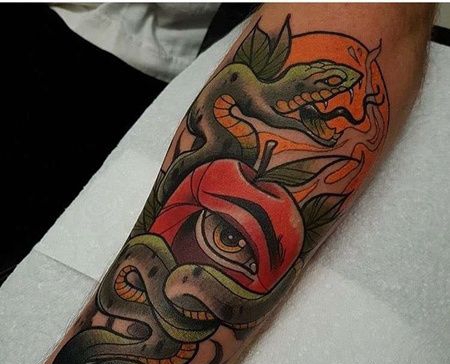 New School小臂蛇苹果纹身图案