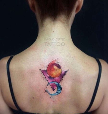 水彩后背太阳月亮纹身图案