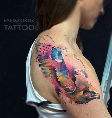 水彩大臂老鹰纹身图案