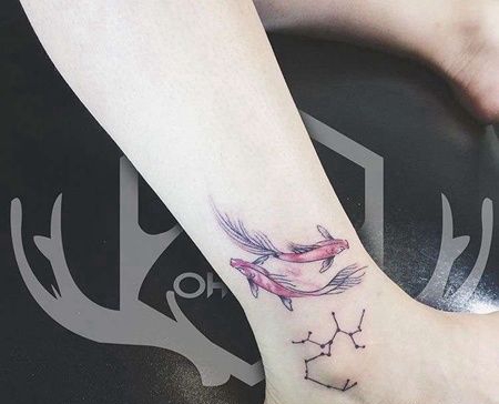 小清新脚踝金鱼纹身图案