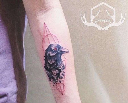小臂乌鸦纹身图案