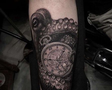 写实小臂章鱼钟表纹身图案