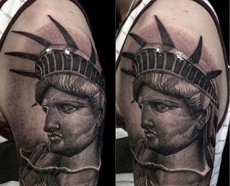 写实大臂自由女神纹身图案