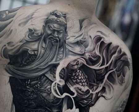新传统后背关羽纹身图案