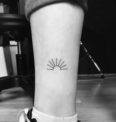 小清新小腿太阳纹身图案