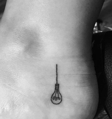 小清新脚踝灯泡纹身图案