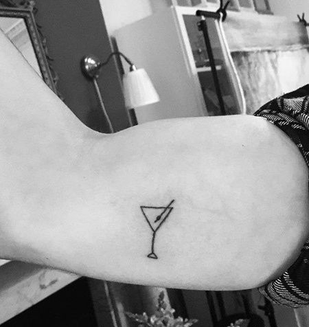 小清新大臂杯子纹身图案