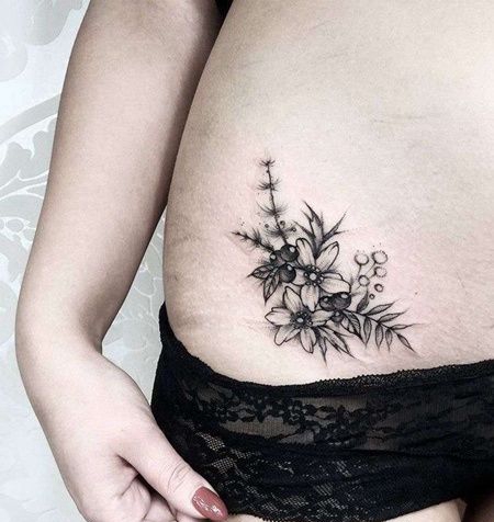 小清新腹部纹身图案
