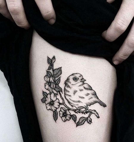 侧腰花卉鸟纹身图案