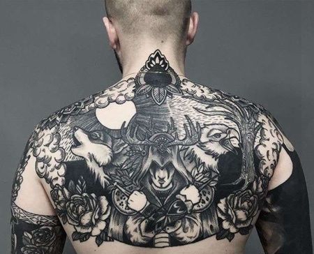 New School后背刺客纹身图案