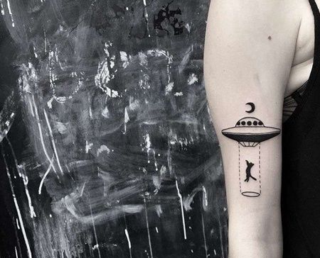 小清新大臂飞碟猫纹身图案