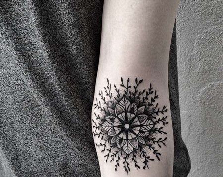 点刺几何小臂花卉纹身图案