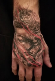 花手主题的23款手背纹身作品图案