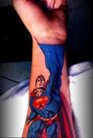 超人纹身 9款个性的超人superman主题的纹身图片