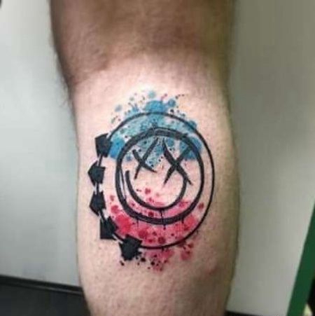 水彩小腿笑脸纹身图案