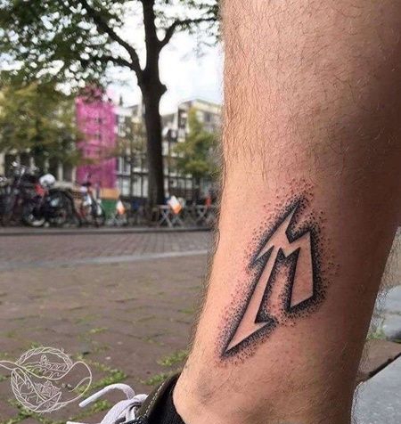 点线小腿闪电纹身图案