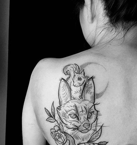 线条后背狐狸松鼠纹身图案