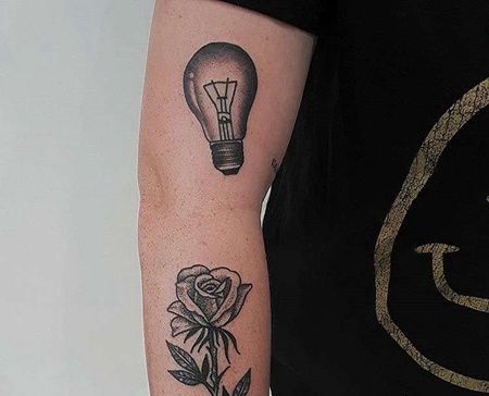 点刺大臂灯泡纹身图案