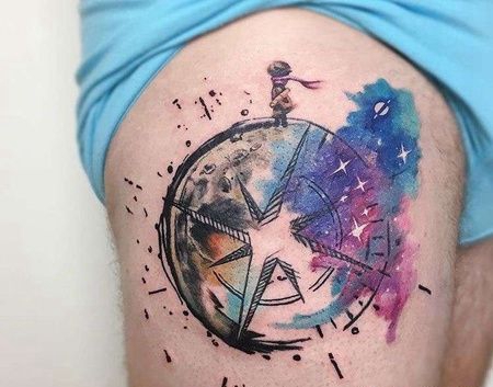 水彩大腿星星纹身图案