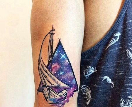 水彩大臂帆船纹身图案