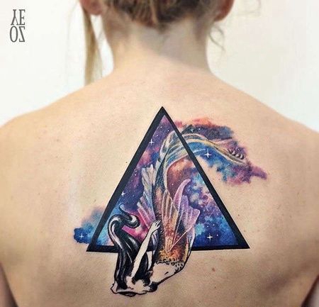 水彩后背美人鱼纹身图案