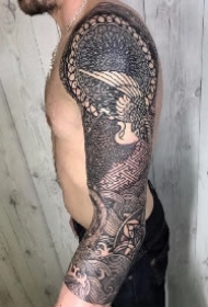 适合硬汉男士的9款黑臂纹身作品赏析