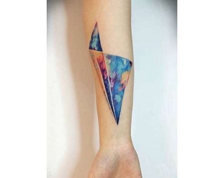 水彩小臂纸飞机纹身图案