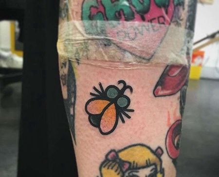 Old School小腿昆虫纹身图案