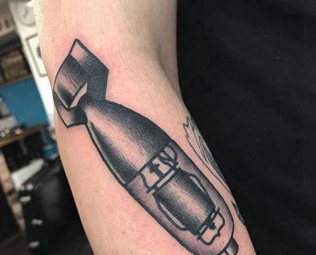 Old School小臂鱼雷纹身图案