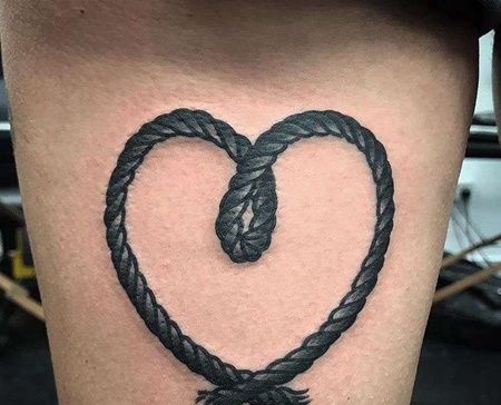 Old School大腿绳索纹身图案