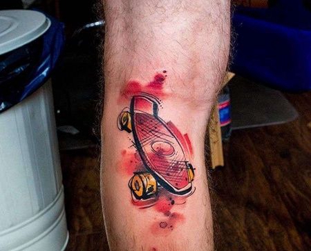 水彩小腿滑板纹身图案