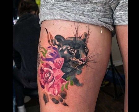 水彩大腿花卉猫纹身图案