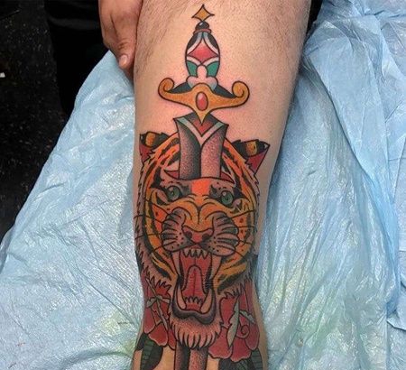 Old School膝盖老虎匕首纹身图案