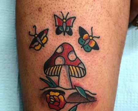 Old School大腿蘑菇纹身图案