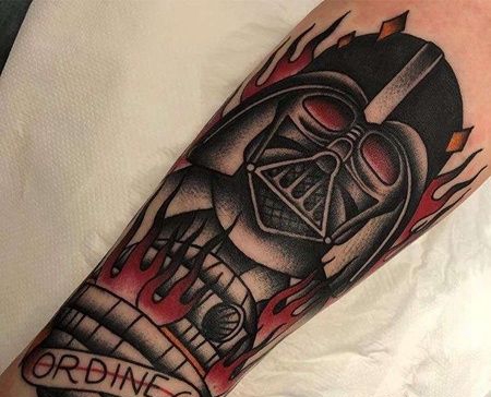 Old School小臂黑武士纹身图案